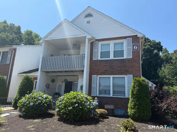 6 Concorde Way #B4, Windsor Locks, CT 06096