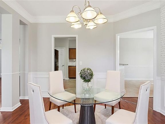 4th image of 3765 Holiday Ln