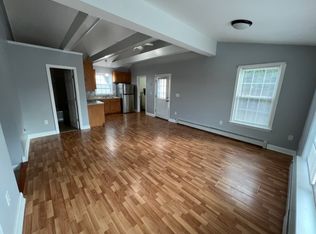 471 Naugatuck Ave APT 2, Milford, CT 06460