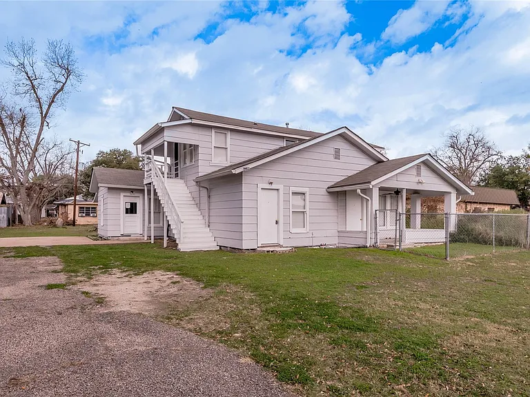 200 W Caroline St #A — Photo 2