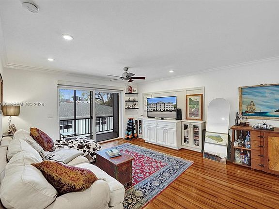 5th image of 1212 SE 2nd Ct APT 301