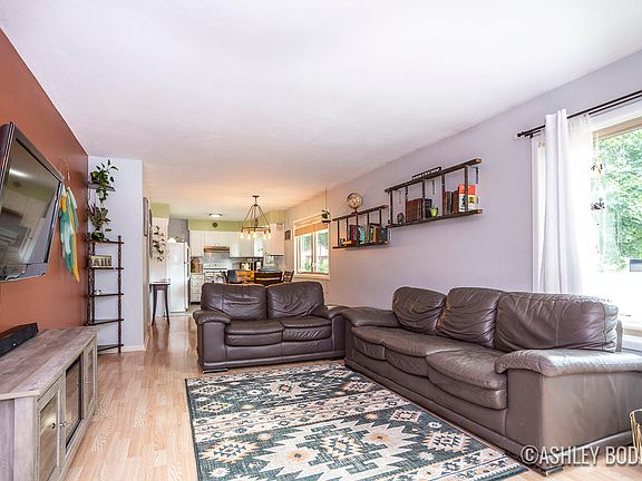 4th image of 1284 Lancaster Ave NW