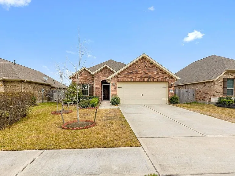 2666 Cedar Path Ln — Photo 2