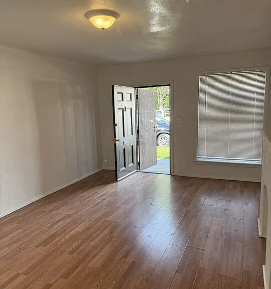 5042 Ferndale St — Photo 7