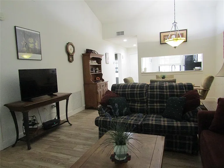 4757 Winslow Beacon #20 — Photo 15