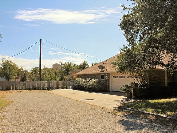3rd image of 307 Willow Crest Dr