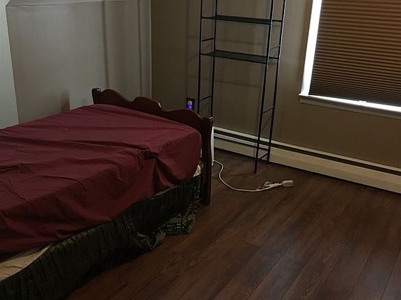 3rd image of 18 Harris Ave