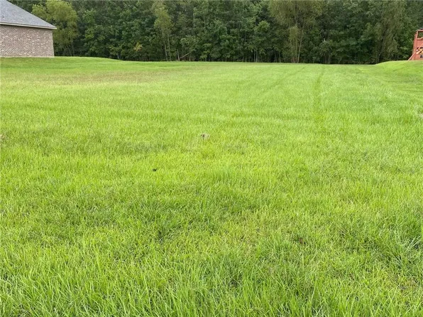 839 S Fashion Blvd, Hahnville, LA 70057