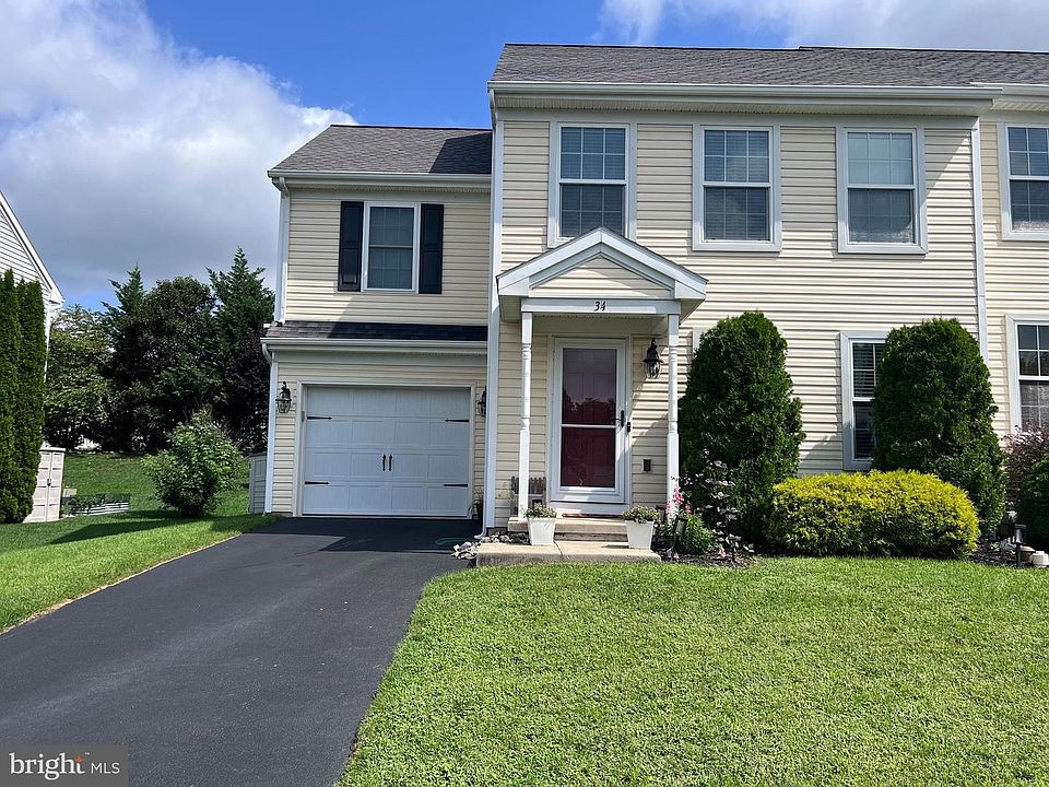 2nd image of 34 Silver Maple Cir