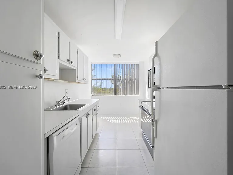 1300 NE Miami Gardens Dr #621E — Photo 13