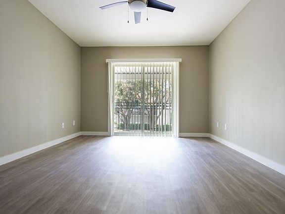 4th image of 1717 Palm Blvd #107