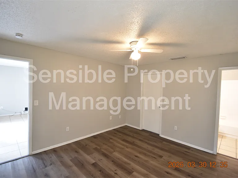 2014 E Linebaugh Ave — Photo 10