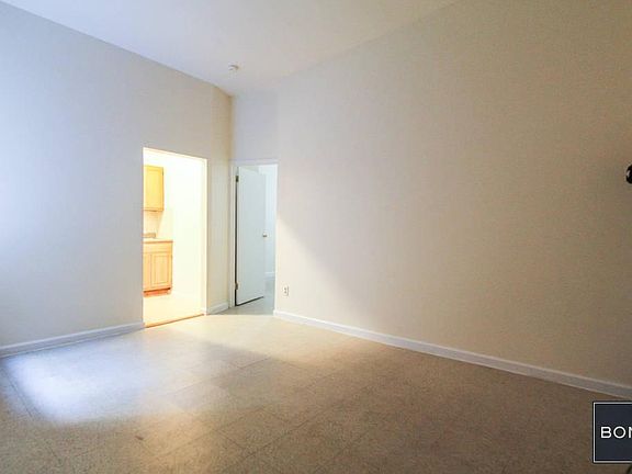 4th image of 1969 Amsterdam Ave #1