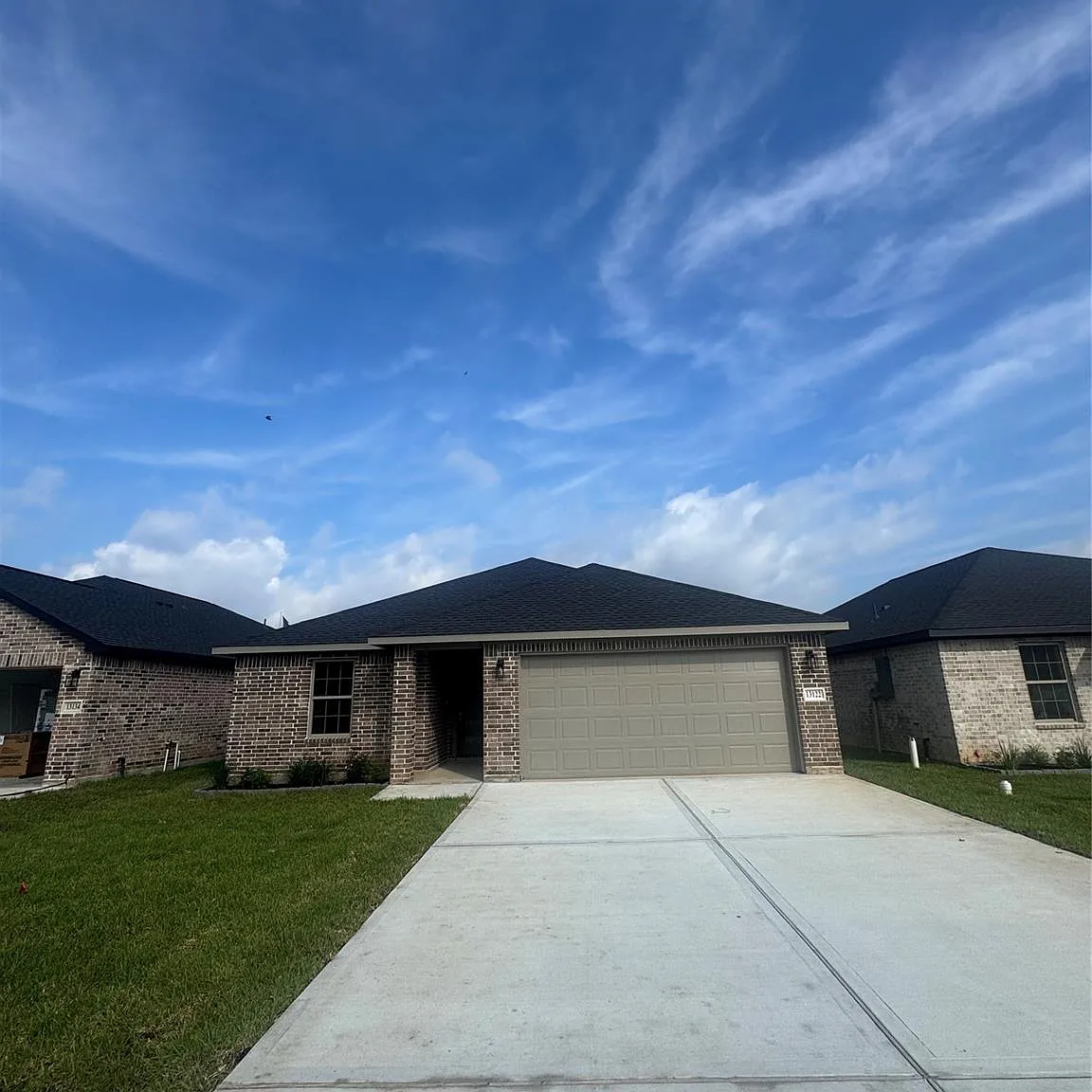 4 bed, 2.0 bath, 1638 sqft, $2,200 — Photo 1