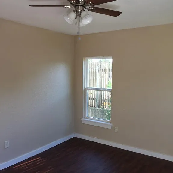 710 Poinsettia St — Photo 5
