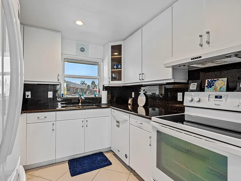 231 E Lantana Rd #203 — Photo 12