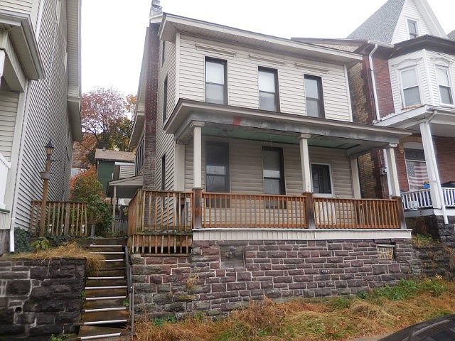 1st image of 128 N 2nd St