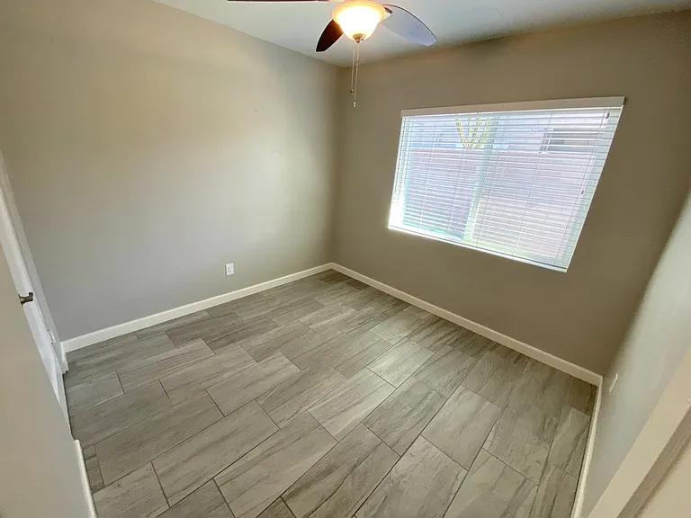 114 E Mariposa St #1 — Photo 12