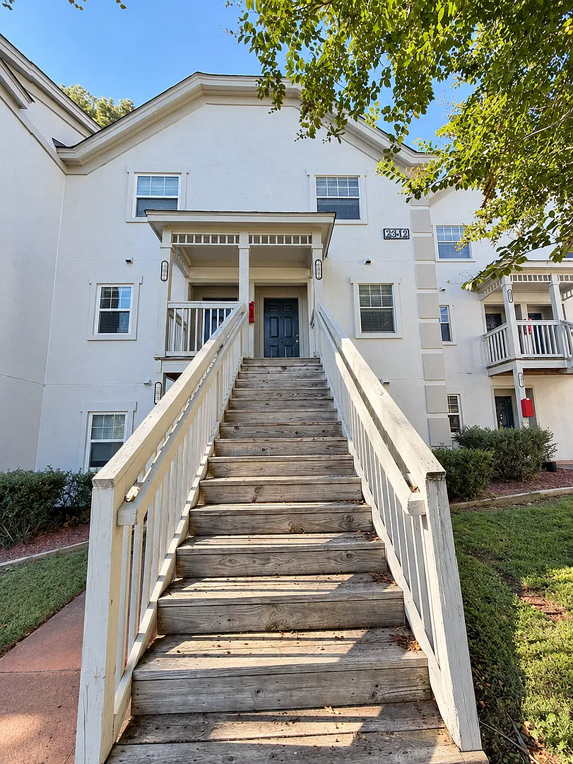 Perfectly sized 2 bedroom 2.5 bath — Photo 1