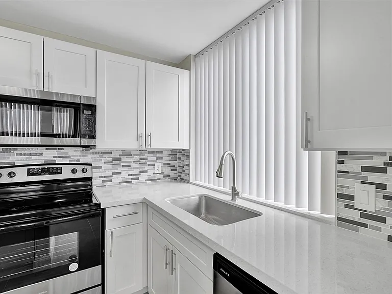 4222 Inverrary Blvd #4810 — Photo 13