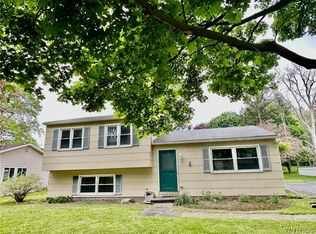 7 Gateway Dr, Batavia, NY 14020