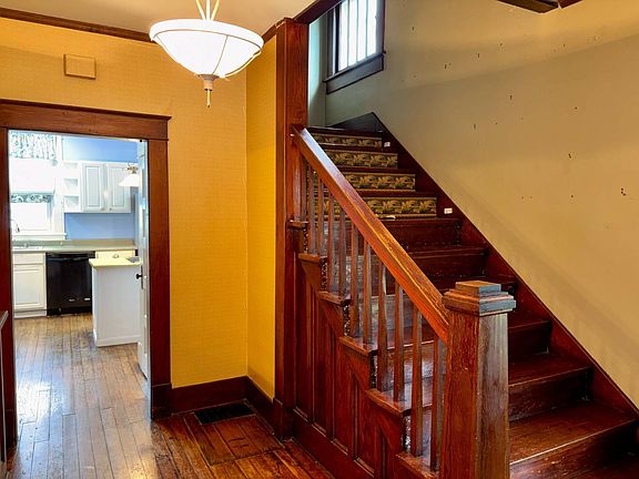 2nd image of 205 N Hundley St
