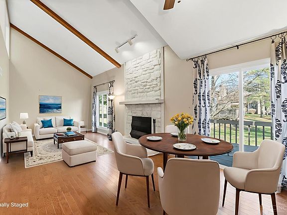 2nd image of 10432 Hickory Point Dr