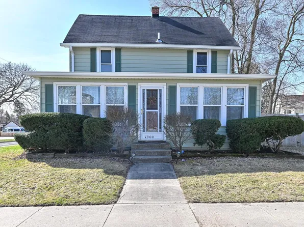 1300 Park Row STREET, Lake Geneva, WI 53147