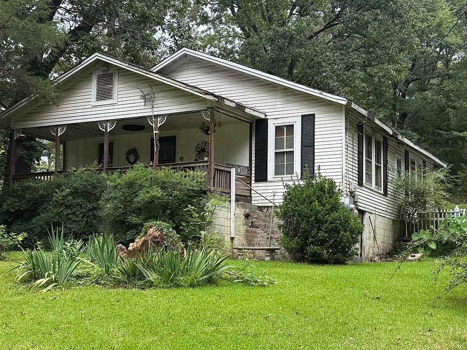 2nd image of 441 Pine Hill Cir