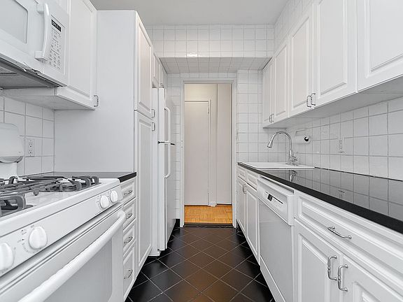 4th image of 345 E 56th St APT 3G