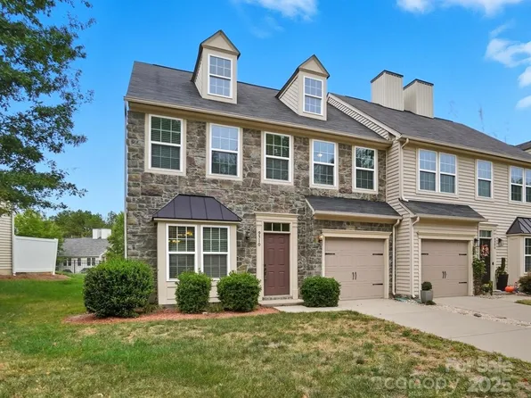9510 Birkwood Ct, Charlotte, NC 28278