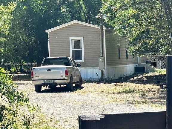 2nd image of 490 Vero Ave