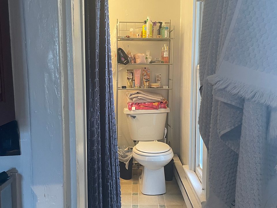 2nd image of 516 16th St NW #516