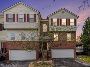2666 Crooks Rd, Royal Oak, MI