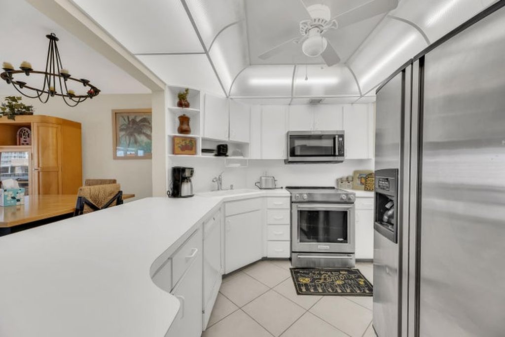 133 N Pompano Beach Blvd APT 708, photo 8