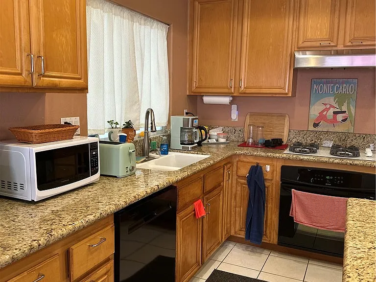 610 Main St — Photo 10