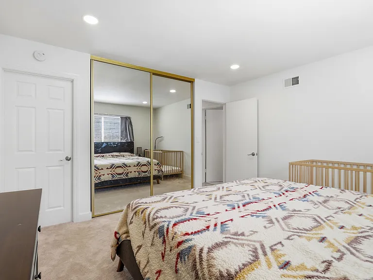 5588 Dartmouth Dr — Photo 14