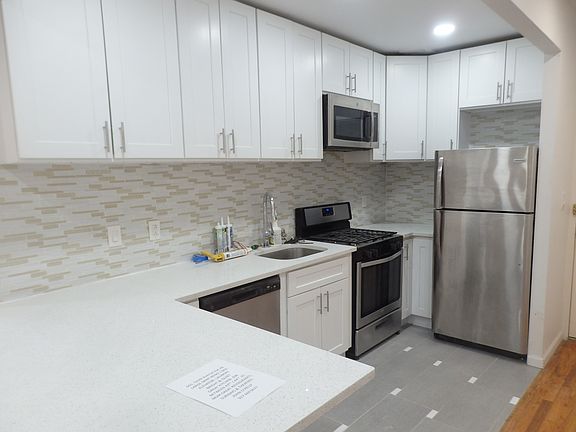 4th image of 607 10th Ave #4A