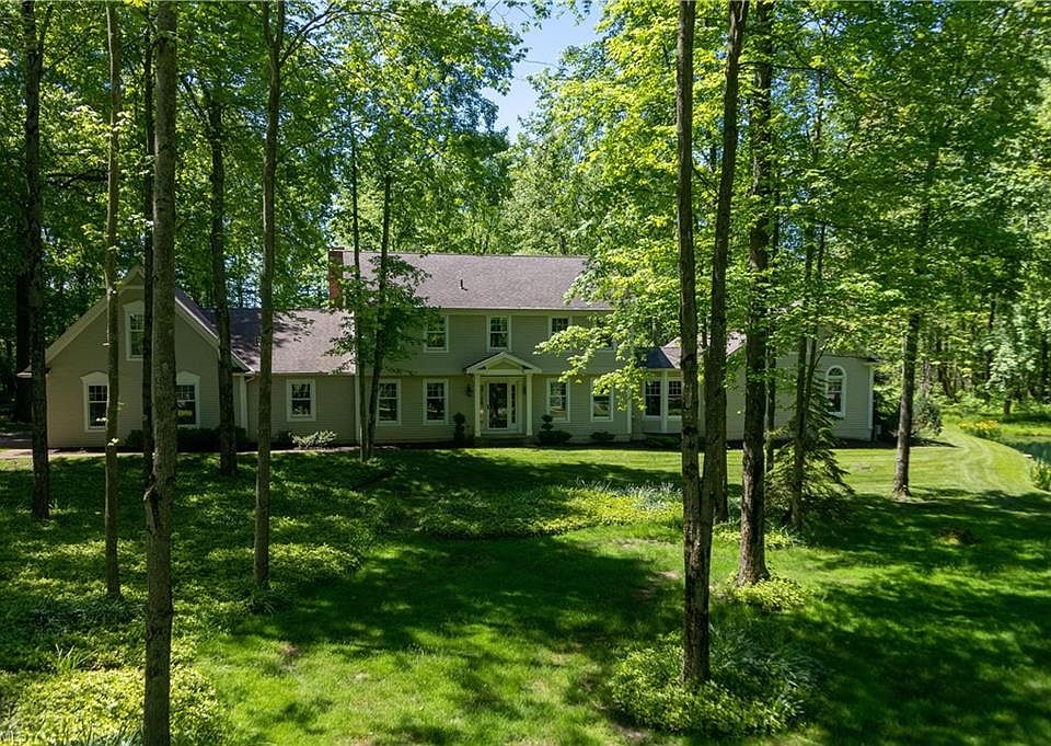 1st image of 1376 Meadowood Ln