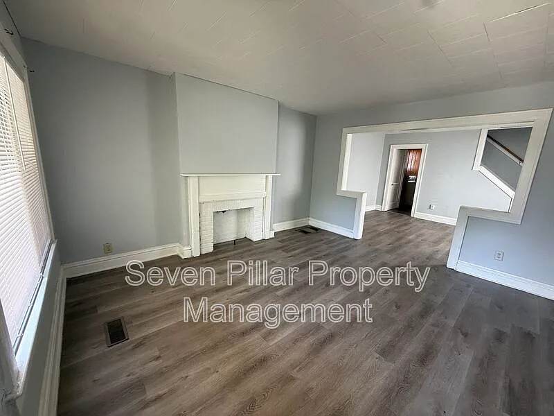 3 bed, 1.0 bath, 1120 sqft, $1,150 — Photo 3