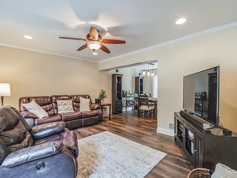 437 Holly Ln — Photo 13