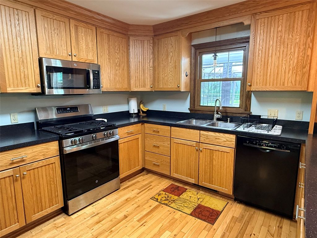 Apartment in Meadville, Neason Hill - More