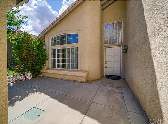 4th image of 40305 Castana Ln