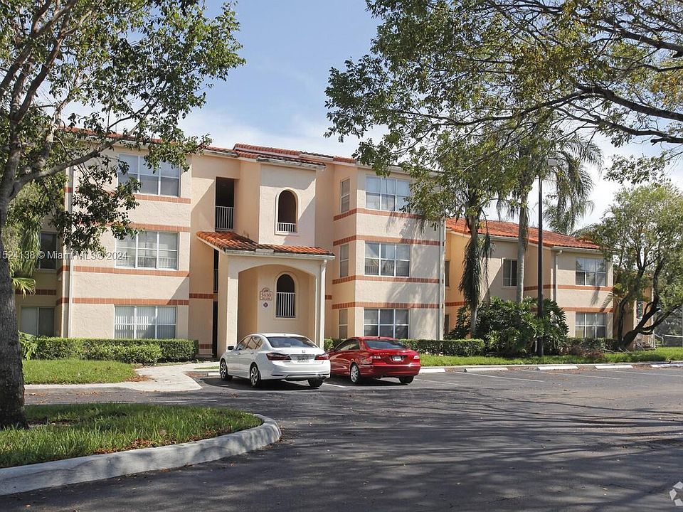 2nd image of 3330 Pinewalk Dr N APT 1633