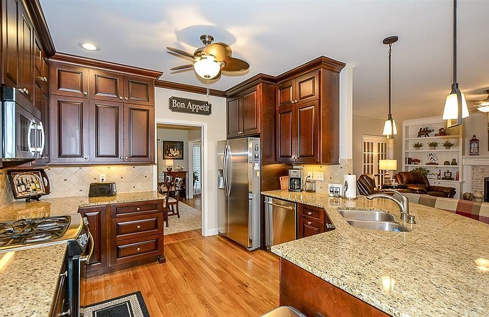2nd image of 1070 Cedar Bluff Trl