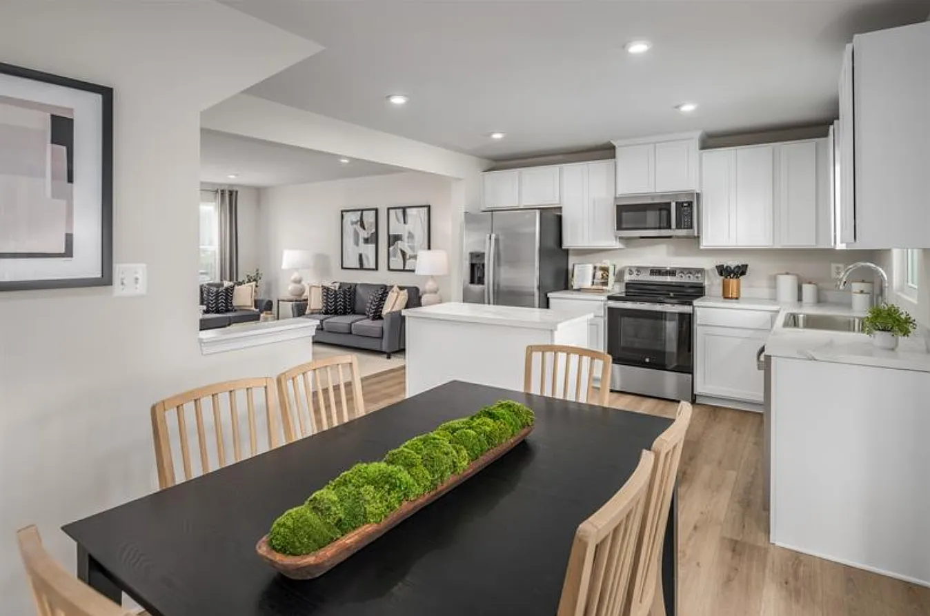 3 bed, 2.5 bath, 1220 sqft, $525 — Photo 4