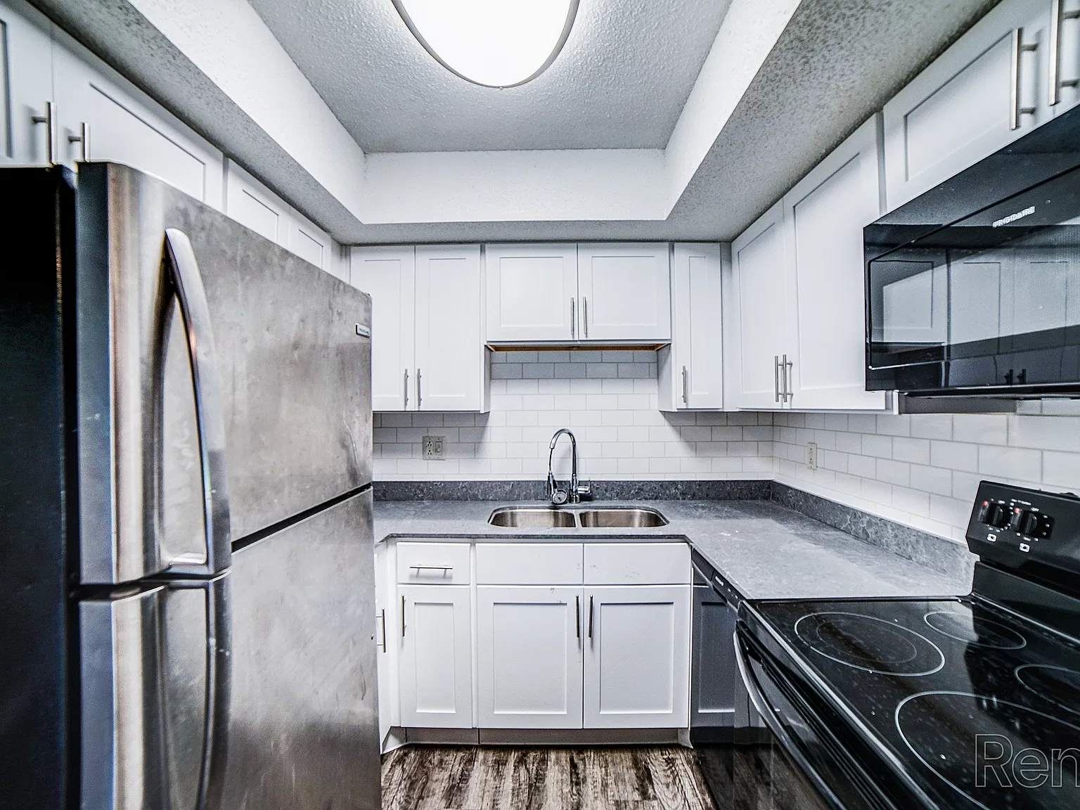 The Boulevard Apartments — Photo 4