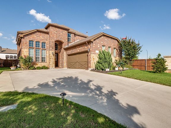 2nd image of 1247 Lynn Dr
