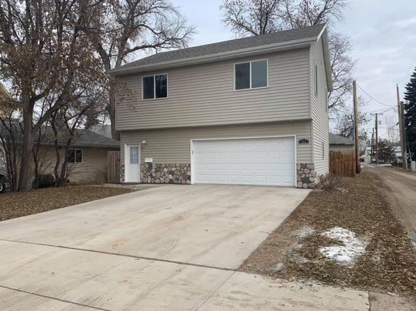 711 S Arch St, Aberdeen, SD 57401
