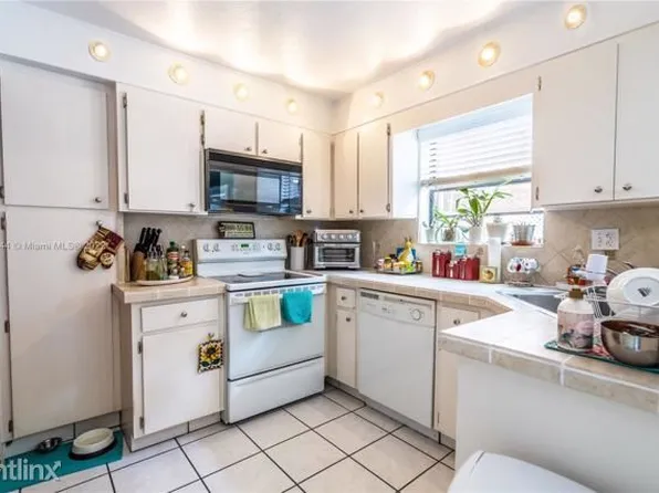 1765 W 41st St APT 2D, Hialeah, FL 33012